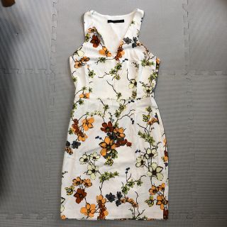 ザラ(ZARA)のZARA花柄ワンピース(ミニワンピース)