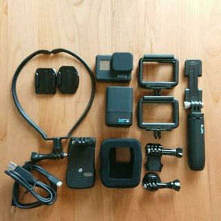 ゴープロ(GoPro)のGoPro HERO7 アクセサリー付(ビデオカメラ)