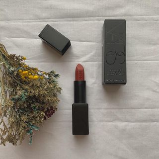 ナーズ(NARS)のNARS オーデイシャスリップスティック 9497(口紅)