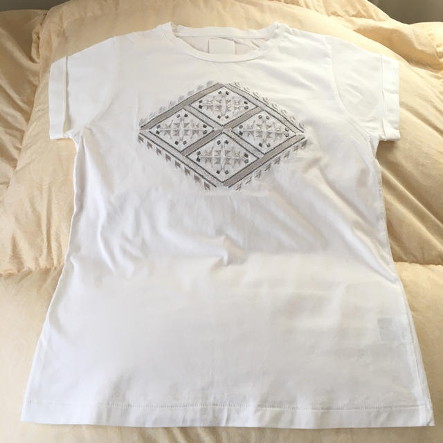 note et silence(ノートエシロンス)のSO1:1 刺繍Tシャツ レディースのトップス(Tシャツ(半袖/袖なし))の商品写真