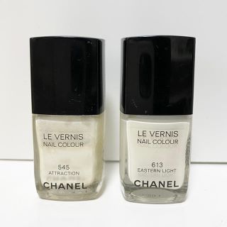 シャネル(CHANEL)の瑠璃様専用　CHANEL シャネル  ヴェルニ　ネイル　 ホワイト系　2本(マニキュア)