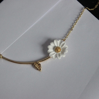 Daisy Pendant Charm Necklace (ネックレス)