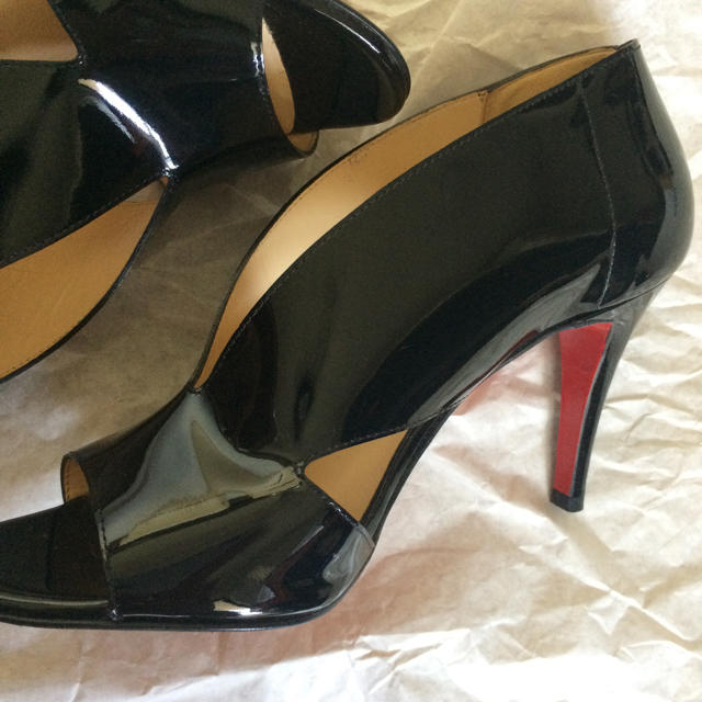 最新作定番 Christian Louboutin - ルブタン エナメル パンプス 35の
