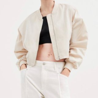 ザラ(ZARA)のZARA ショート丈　ジャンパー L (ナイロンジャケット)