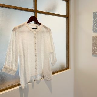 シャンブルドゥシャーム(chambre de charme)のドット刺繍　7分袖　白ブラウス(シャツ/ブラウス(長袖/七分))