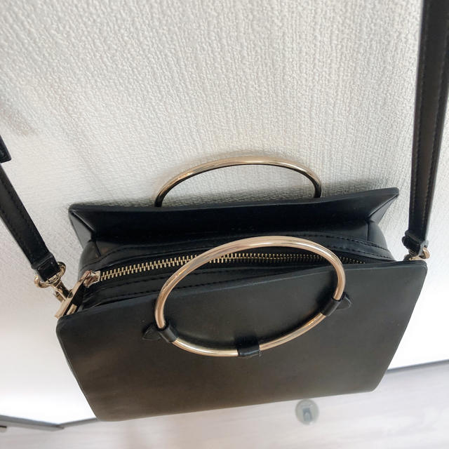 ZARA(ザラ)のザラ ショルダーバッグ レディースのバッグ(ショルダーバッグ)の商品写真