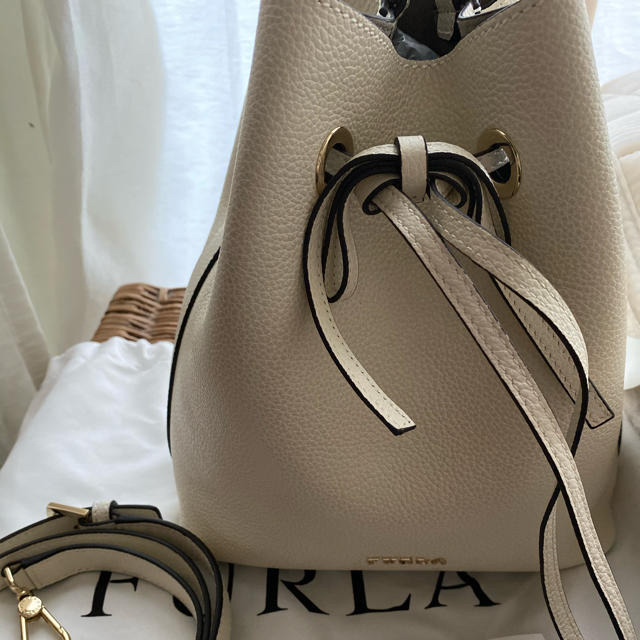 【未使用】FURLA コスタンザ　白　ホワイトショルダーバッグ