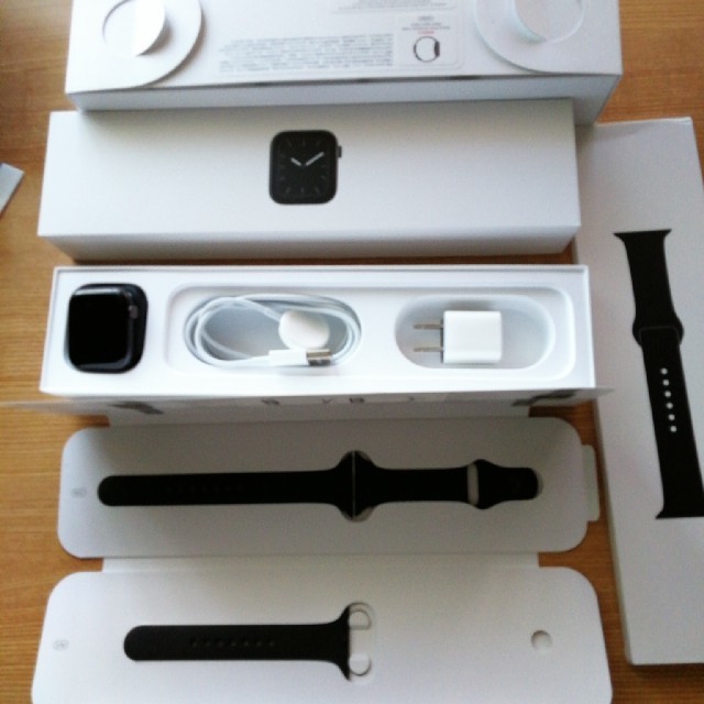 極美品】Apple Watch Series 5 GPS+Cellularモデル 年末早割 48.0%OFF