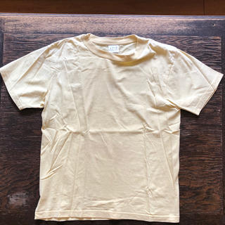 S 生地丈夫な国内ブランド、セブンティーンベーグルビーのクリーム色無地Tシャツ(Tシャツ/カットソー(半袖/袖なし))