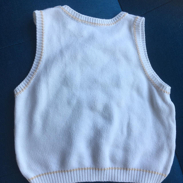 familiar(ファミリア)のfamiliar 刺繍ニットベスト キッズ/ベビー/マタニティのキッズ服男の子用(90cm~)(ニット)の商品写真