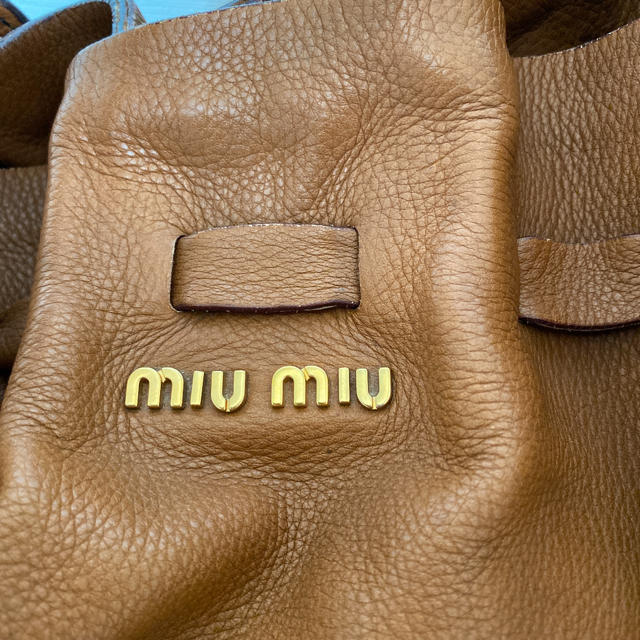 miumiu(ミュウミュウ)のmiumiu バッグ ☆ PRADA 　革製 レディースのバッグ(ショルダーバッグ)の商品写真