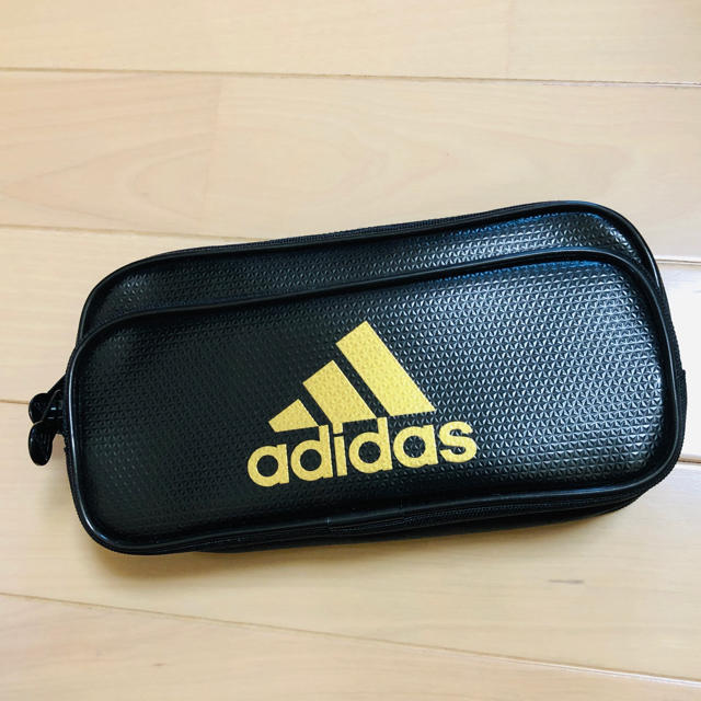 adidas(アディダス)のアディダス adidas ペンケース インテリア/住まい/日用品の文房具(ペンケース/筆箱)の商品写真