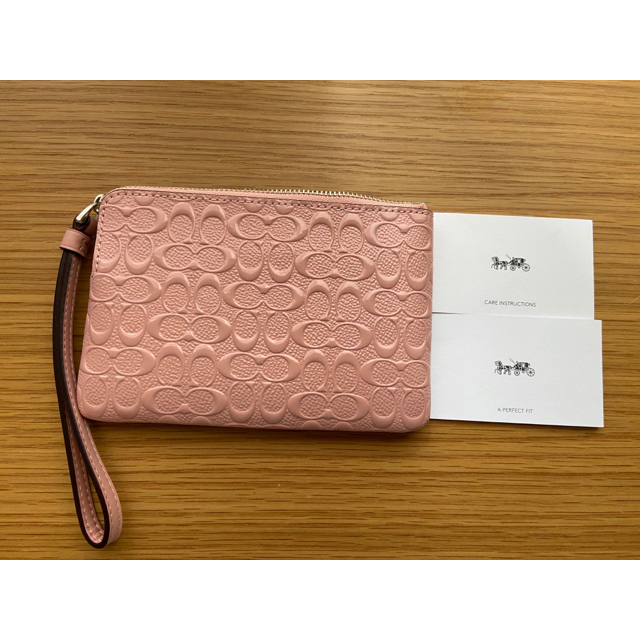 COACH(コーチ)の☆新品☆COACH 財布・ミニポーチ・モバイルケース スマホ/家電/カメラのスマホアクセサリー(モバイルケース/カバー)の商品写真