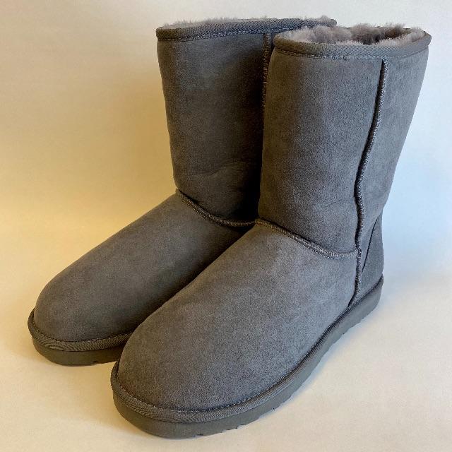 UGG(アグ)のUGG CLASSIC SHORT メンズの靴/シューズ(ブーツ)の商品写真