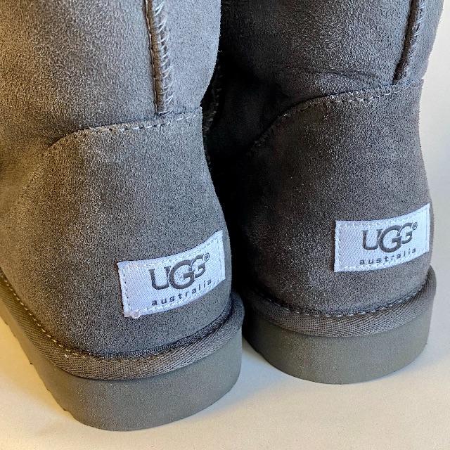 UGG(アグ)のUGG CLASSIC SHORT メンズの靴/シューズ(ブーツ)の商品写真