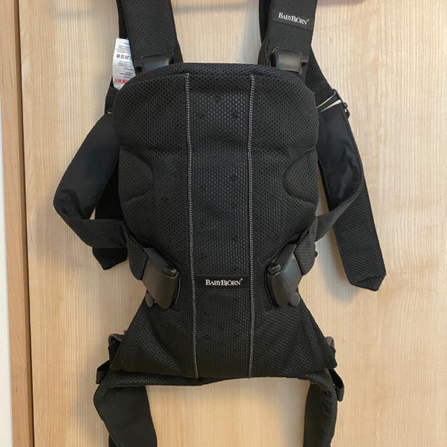 BABYBJORN(ベビービョルン)のベビービョルン　抱っこ紐　one  メッシュ キッズ/ベビー/マタニティのキッズ/ベビー/マタニティ その他(その他)の商品写真