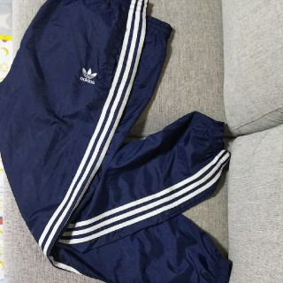 “adidas アディダス　ナイロンパンツ”