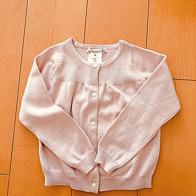 Bonpoint(ボンポワン)のBon point 薄ピンクニット　アンサンブル　4A キッズ/ベビー/マタニティのキッズ服女の子用(90cm~)(カーディガン)の商品写真