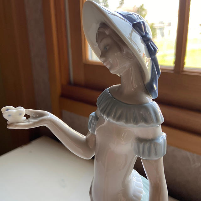 蝶と戯れて　Nao by Lladro リヤドロ ナオ手作り磁器