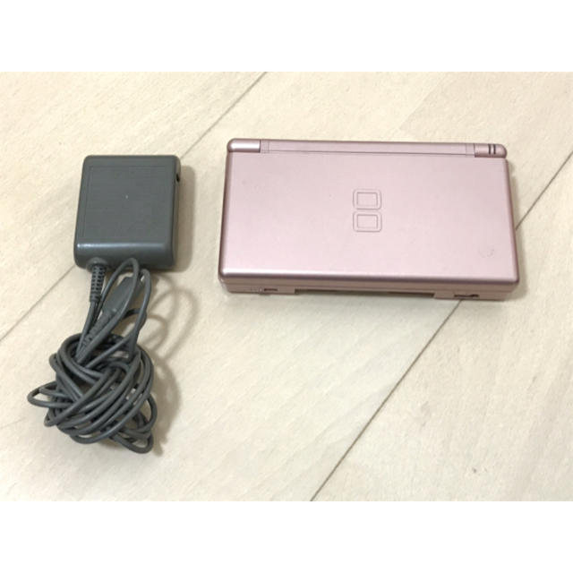 ニンテンドーDS(ニンテンドーDS)のDS Lite 充電器付き エンタメ/ホビーのゲームソフト/ゲーム機本体(携帯用ゲーム機本体)の商品写真