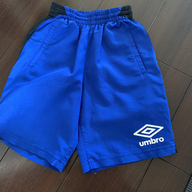 UMBRO(アンブロ)のumbro アンブロ ハーフパンツ　120㎝ スポーツ/アウトドアのサッカー/フットサル(ウェア)の商品写真