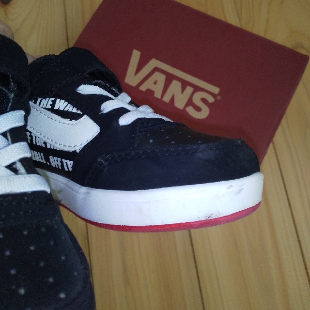 VANS(ヴァンズ)のVANS バンズ スニーカー 靴 キッズ/ベビー/マタニティのキッズ靴/シューズ(15cm~)(スニーカー)の商品写真