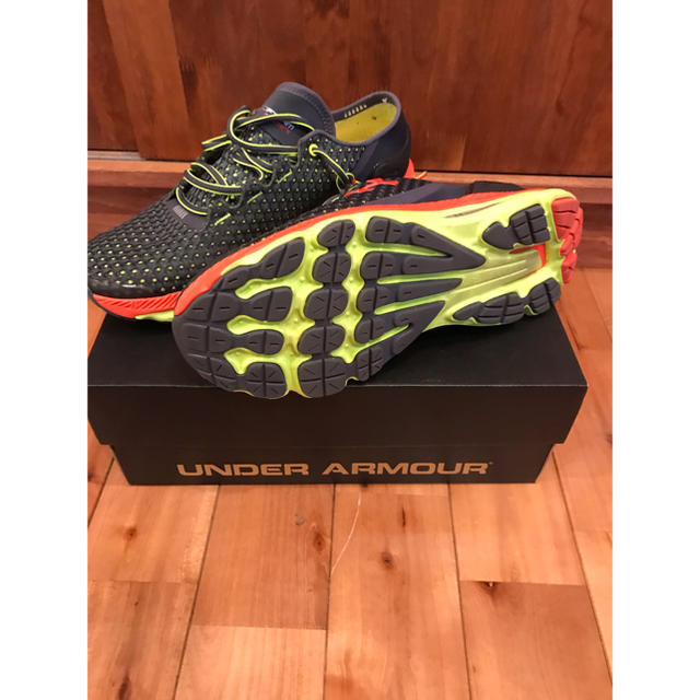 UNDER ARMOUR(アンダーアーマー)の【試着のみ❗️】アンダーアーマー　ランニングシューズ スポーツ/アウトドアのランニング(シューズ)の商品写真