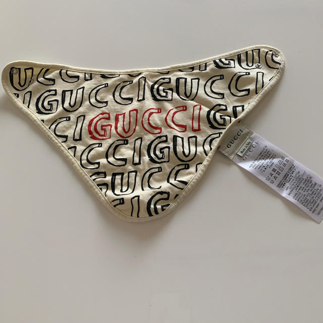 Gucci(グッチ)のグッチ　GUCCI スタイ キッズ/ベビー/マタニティのこども用ファッション小物(ベビースタイ/よだれかけ)の商品写真