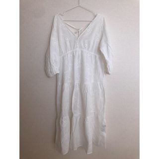 ダブルクローゼット(w closet)のw closet 白　ワンピース(ロングワンピース/マキシワンピース)