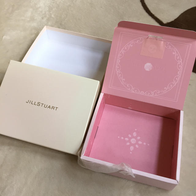 JILLSTUART(ジルスチュアート)のジルスチュアート 箱 エンタメ/ホビーのコレクション(その他)の商品写真