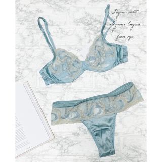 ラペルラ(LA PERLA)のこちらは、専用品となっております！(ブラ&ショーツセット)