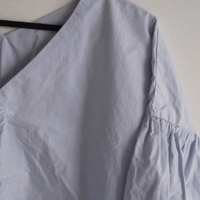 GU(ジーユー)のバルーン袖 ブラウス レディースのトップス(シャツ/ブラウス(半袖/袖なし))の商品写真