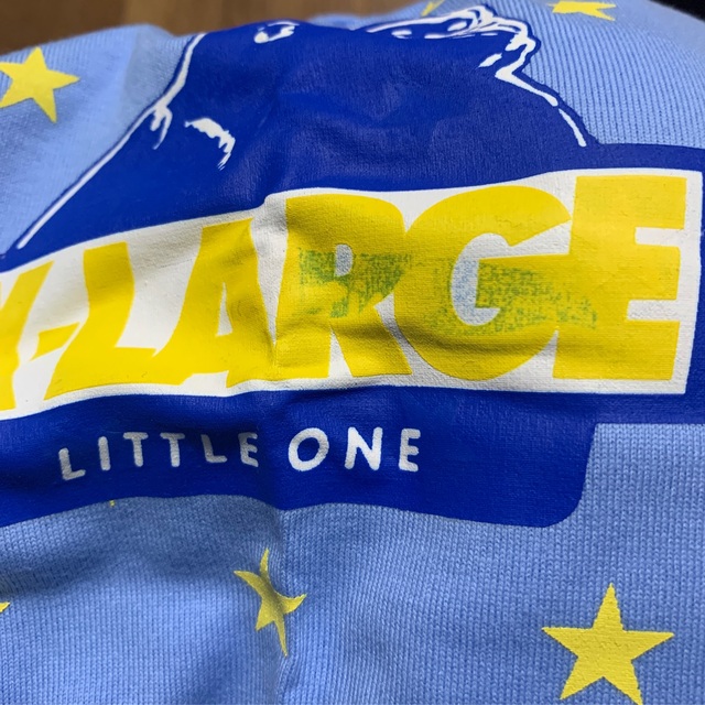 XLARGE(エクストララージ)のXLARGE KIDS OG星総柄セットアップ キッズ/ベビー/マタニティのベビー服(~85cm)(シャツ/カットソー)の商品写真