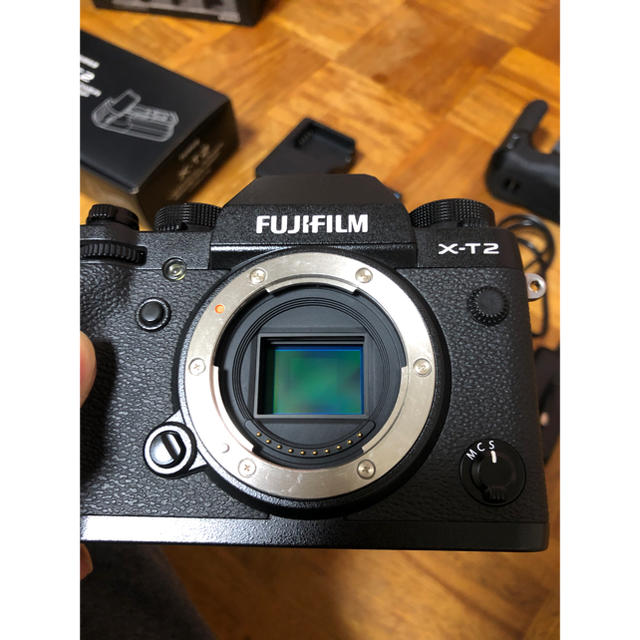 富士フイルム(フジフイルム)のFujifilm X-T2 バッテリーグリップセット スマホ/家電/カメラのカメラ(ミラーレス一眼)の商品写真