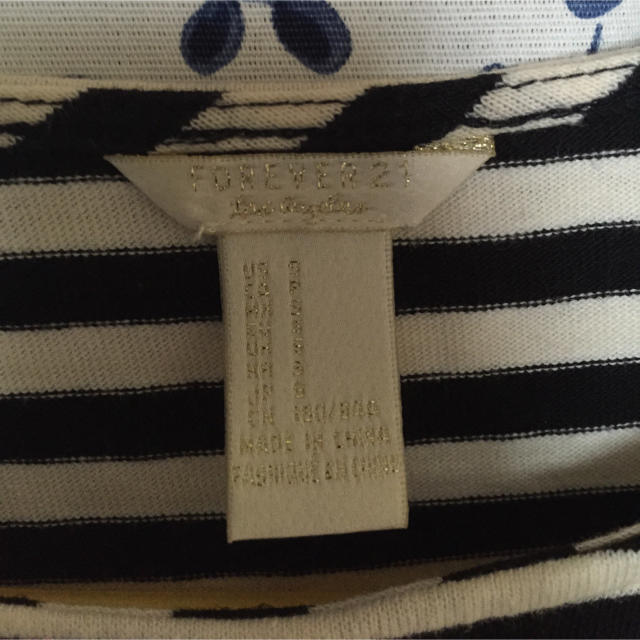 FOREVER 21(フォーエバートゥエンティーワン)のForever21 装飾付 7分Tシャツ レディースのトップス(Tシャツ(長袖/七分))の商品写真