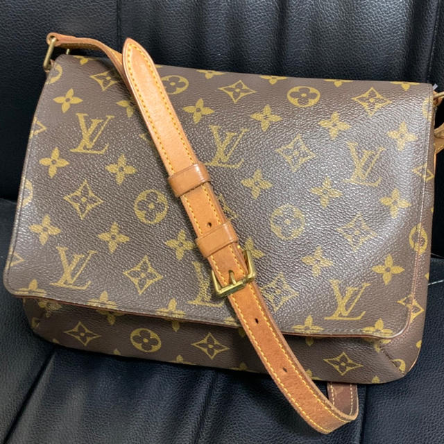 ショルダーバッグLOUIS VUITTON ミュゼットタンゴ ショルダーショート