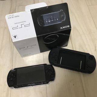 ソニー(SONY)のPSP 本体/ブラック　カバー付き(携帯用ゲーム機本体)