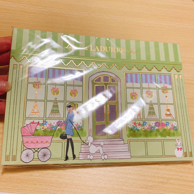 LADUREE(ラデュレ)のLa secrets LADURÉE Paris ラデュレメモパッド インテリア/住まい/日用品の文房具(ノート/メモ帳/ふせん)の商品写真