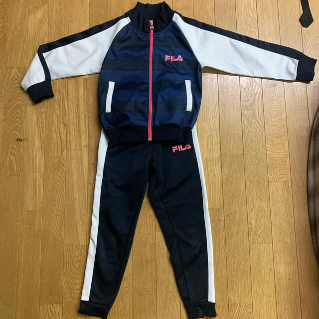 FILA(フィラ)のFILA☆ジャージ上下☆130 キッズ/ベビー/マタニティのキッズ服女の子用(90cm~)(その他)の商品写真