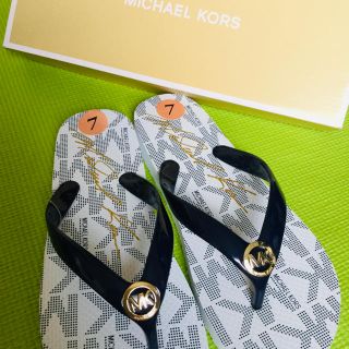 マイケルコース(Michael Kors)のMICHAEL KORS サンダル新品未使用　23.5cm(ビーチサンダル)