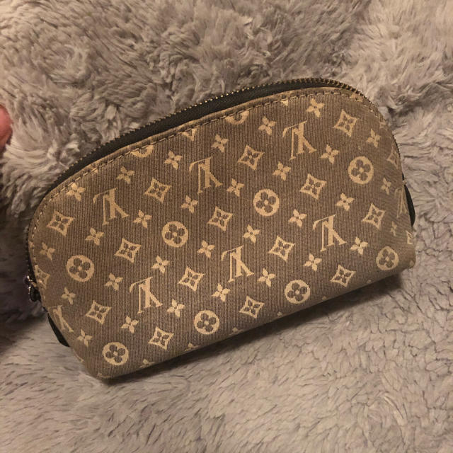 LOUIS VUITTON(ルイヴィトン)のルイヴィトン　ポーチ レディースのファッション小物(ポーチ)の商品写真