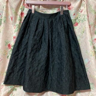 トゥービーシック(TO BE CHIC)のTOBECHIC ジャガード花柄フレアスカート(ひざ丈スカート)