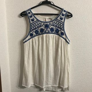 アメリカンイーグル(American Eagle)のAMERICAN EAGLE 刺繍ノースリーブカットソー(カットソー(半袖/袖なし))