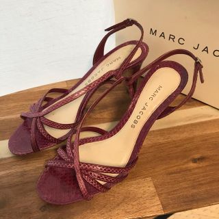 マークジェイコブス(MARC JACOBS)のマークジェイコブスバックストラップサンダルベリーピンク36.5パイソンパンプス(サンダル)