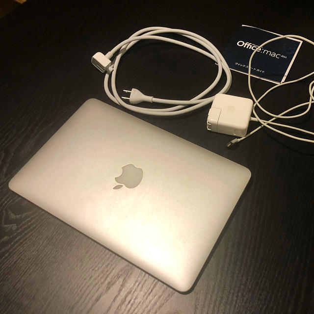 Apple(アップル)のMacBook Air (11-inch, Mid 2012) スマホ/家電/カメラのPC/タブレット(ノートPC)の商品写真