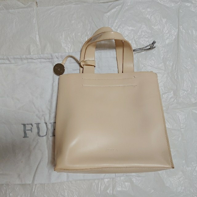 Furla(フルラ)のFURLA【トートバッグ】ベージュ・ハンドバッグ レディースのバッグ(トートバッグ)の商品写真