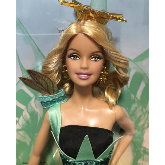 Barbie - 激レア!NY限定未開封 自由の女神Barbieの通販 by めー Barbie - 激レア!NY限定未開封 自由の女神Barbieの通販 by めー