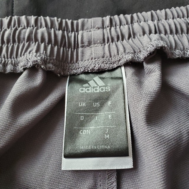 adidas(アディダス)のベル様　アディダス　膝丈ハーフパンツセット　Msize レディースのパンツ(ハーフパンツ)の商品写真