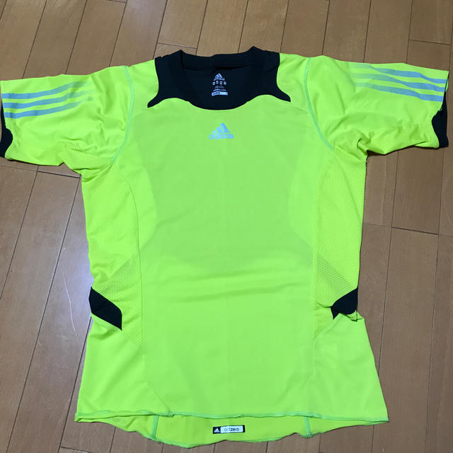 adidas(アディダス)のアディダス　Ｔシャツ スポーツ/アウトドアのサッカー/フットサル(ウェア)の商品写真