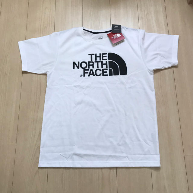 THE NORTH FACE(ザノースフェイス)の【新品未使用】THE NORTH FACE ビックロゴ Tシャツ XL メンズ メンズのトップス(Tシャツ/カットソー(半袖/袖なし))の商品写真